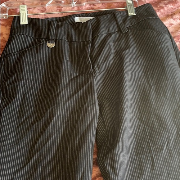 New York and Company Stretch Pants - Picture 4 of 4